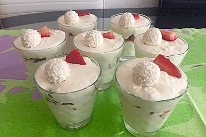 Erdbeer-Kokos-Dessert 14