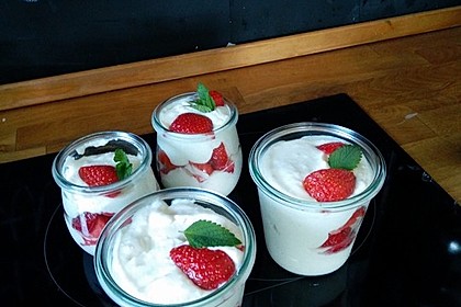 Erdbeer-Kokos-Dessert 24