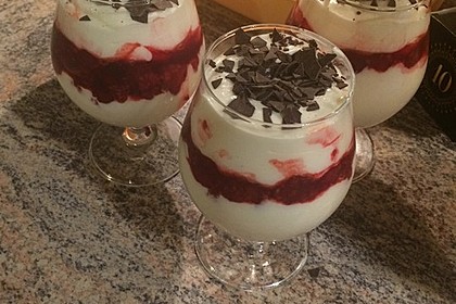 Erdbeer-Kokos-Dessert 23