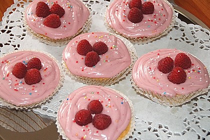 Himbeer-Joghurt-Cupcakes mit Himbeer-Frosting 10