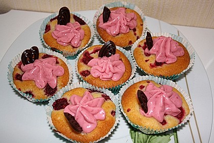 Himbeer-Joghurt-Cupcakes mit Himbeer-Frosting 9