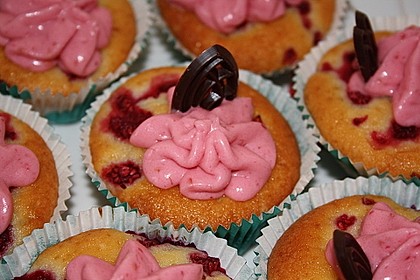 Himbeer-Joghurt-Cupcakes mit Himbeer-Frosting 15
