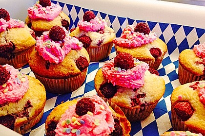 Himbeer-Joghurt-Cupcakes mit Himbeer-Frosting 18