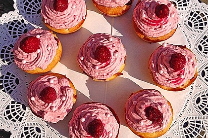Himbeer-Joghurt-Cupcakes mit Himbeer-Frosting 4