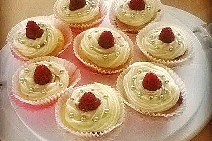 Himbeer-Joghurt-Cupcakes mit Himbeer-Frosting 13