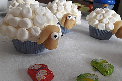 Cupcake-Schafe mit Marshmallow-Frosting 127