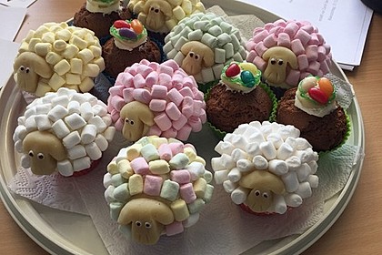 Cupcake-Schafe mit Marshmallow-Frosting 136