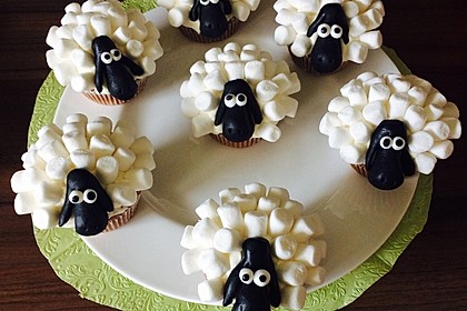 Cupcake-Schafe mit Marshmallow-Frosting 47