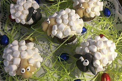Cupcake-Schafe mit Marshmallow-Frosting 41