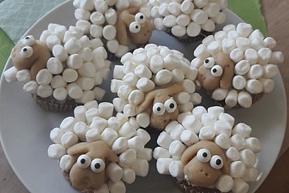 Cupcake-Schafe mit Marshmallow-Frosting 3