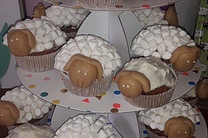 Cupcake-Schafe mit Marshmallow-Frosting 128