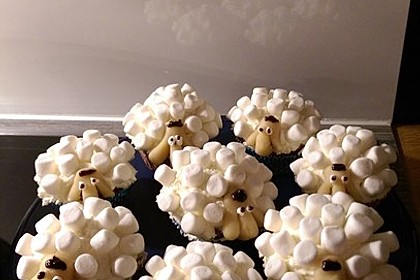 Cupcake-Schafe mit Marshmallow-Frosting 26
