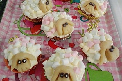 Cupcake-Schafe mit Marshmallow-Frosting 27