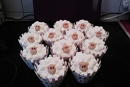Cupcake-Schafe mit Marshmallow-Frosting 181