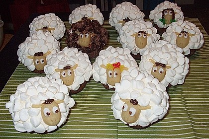 Cupcake-Schafe mit Marshmallow-Frosting 26