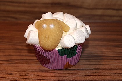 Cupcake-Schafe mit Marshmallow-Frosting 75