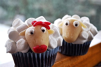 Cupcake-Schafe mit Marshmallow-Frosting 84