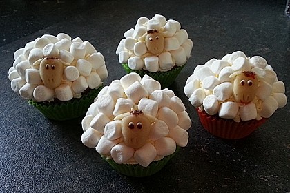 Cupcake-Schafe mit Marshmallow-Frosting 72
