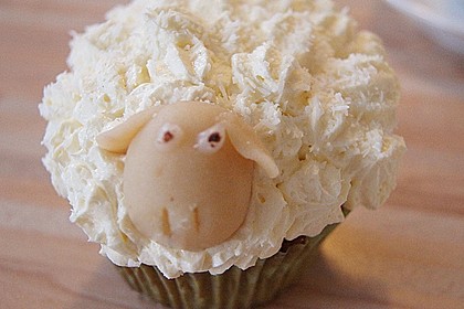 Cupcake-Schafe mit Marshmallow-Frosting 57