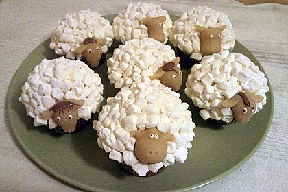 Cupcake-Schafe mit Marshmallow-Frosting 38