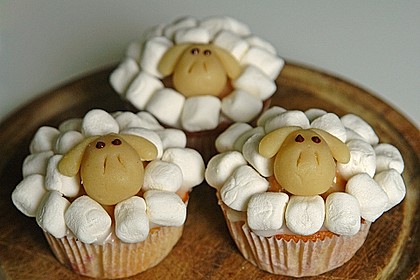 Cupcake-Schafe mit Marshmallow-Frosting 69