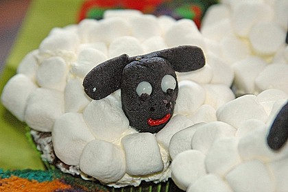 Cupcake-Schafe mit Marshmallow-Frosting 102