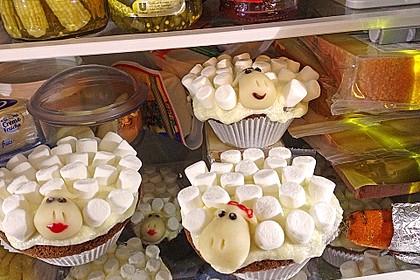 Cupcake-Schafe mit Marshmallow-Frosting 173