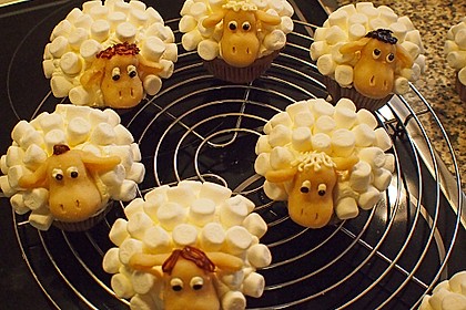Cupcake-Schafe mit Marshmallow-Frosting 73