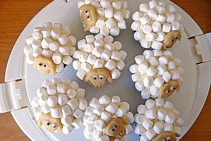 Cupcake-Schafe mit Marshmallow-Frosting 36