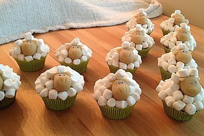 Cupcake-Schafe mit Marshmallow-Frosting 49