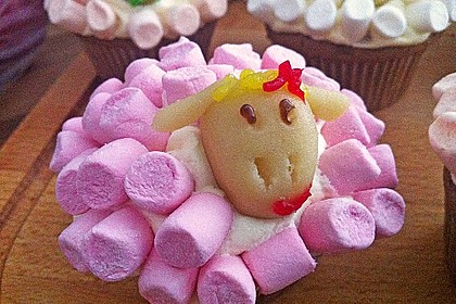Cupcake-Schafe mit Marshmallow-Frosting 83