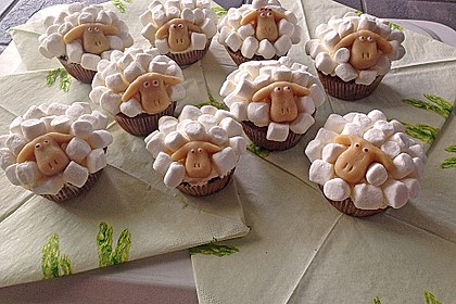 Cupcake-Schafe mit Marshmallow-Frosting 65