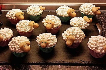 Cupcake-Schafe mit Marshmallow-Frosting 27