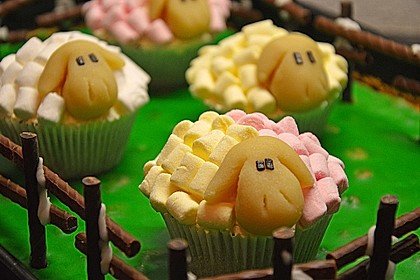 Cupcake-Schafe mit Marshmallow-Frosting 25