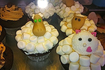 Cupcake-Schafe mit Marshmallow-Frosting 93