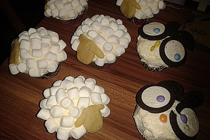 Cupcake-Schafe mit Marshmallow-Frosting 203
