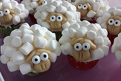 Cupcake-Schafe mit Marshmallow-Frosting 6