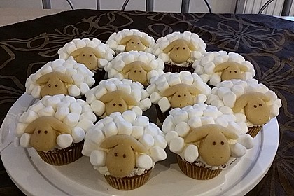 Cupcake-Schafe mit Marshmallow-Frosting 105