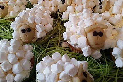 Cupcake-Schafe mit Marshmallow-Frosting 62