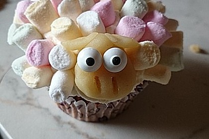 Cupcake-Schafe mit Marshmallow-Frosting 56