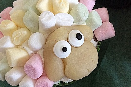 Cupcake-Schafe mit Marshmallow-Frosting 11