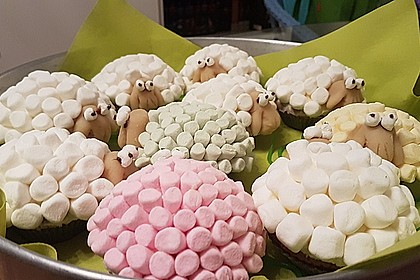 Cupcake-Schafe mit Marshmallow-Frosting 107