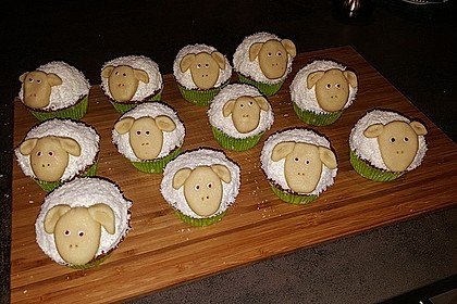 Cupcake-Schafe mit Marshmallow-Frosting 165