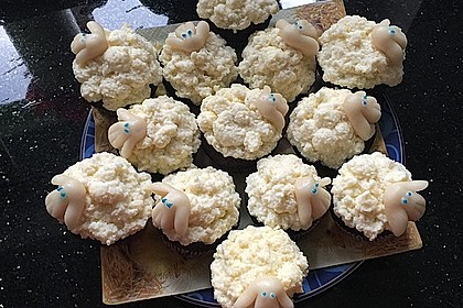 Cupcake-Schafe mit Marshmallow-Frosting 106