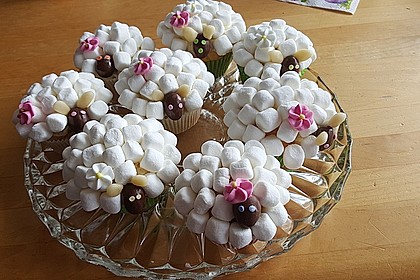 Cupcake-Schafe mit Marshmallow-Frosting 150