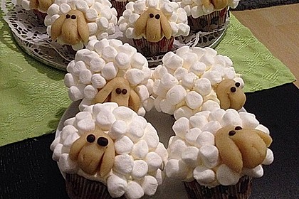 Cupcake-Schafe mit Marshmallow-Frosting 42