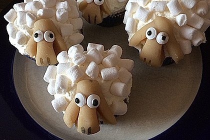 Cupcake-Schafe mit Marshmallow-Frosting 177