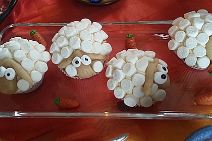 Cupcake-Schafe mit Marshmallow-Frosting 192