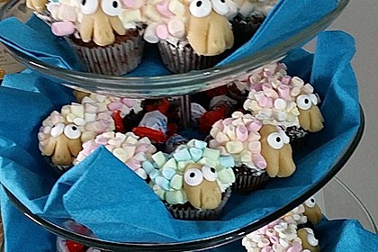 Cupcake-Schafe mit Marshmallow-Frosting 158