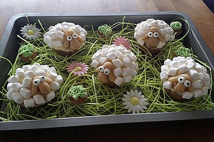 Cupcake-Schafe mit Marshmallow-Frosting 1